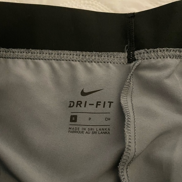 NWT NIKE Sz S Bliss Victory Slim Training Pilates Pants gray - Picture 4 of 9